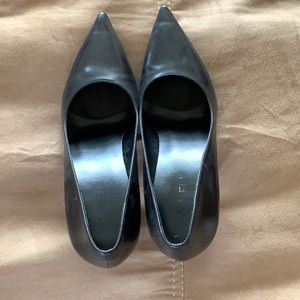 Vaneli size 9N pointed toe pumps